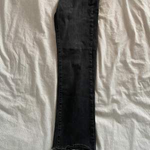 Svarta jeans, 70kr + frakt💕