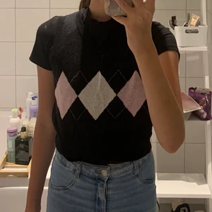 VÄST 🤪 - En väst från shein som har bara använd få gånger, ser helt ny ut✨ storlek s☺️