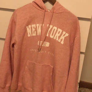 Huvtröja  - Oanvänd huvtröja från H&M 