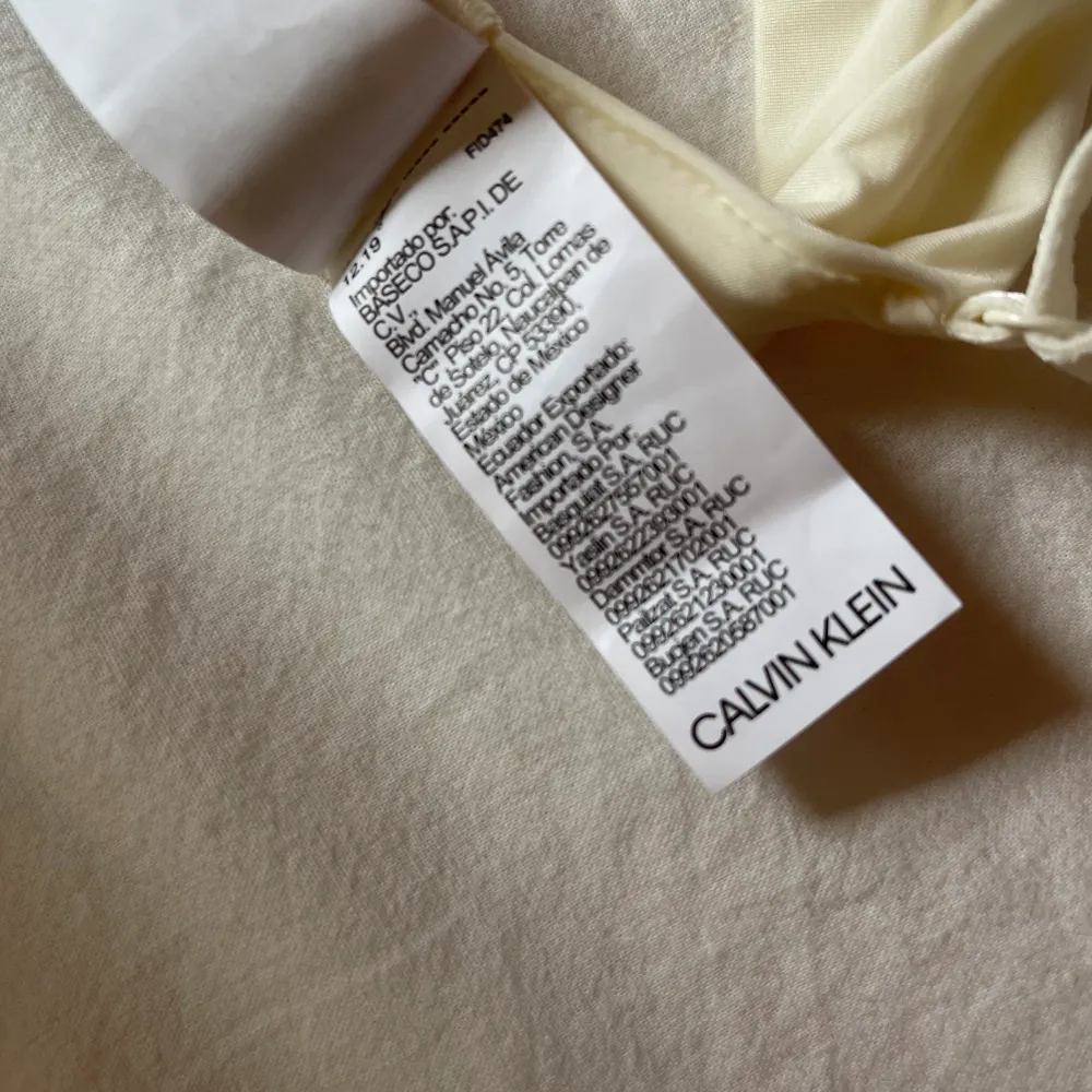 Fin BH från Calvin Klein som aldrig använts då den inte passar❤️ Nypris 450kr säljer för 100kr. Kan mötas upp i centrala Jönköping eller skicka via post (då står köparen för frakt) . Yläosat.