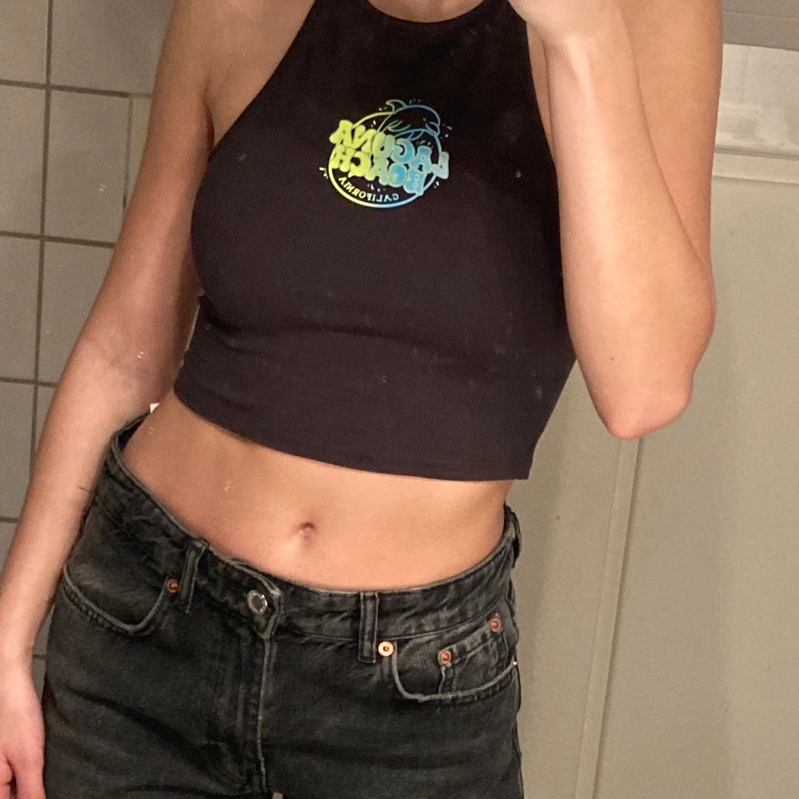 Svart topp med snyggt tryck !