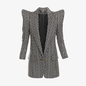 Balmain blazer i stl 36 - Ny Balmain Blazer i stl 36. Ny pris i butiken är € 2790.