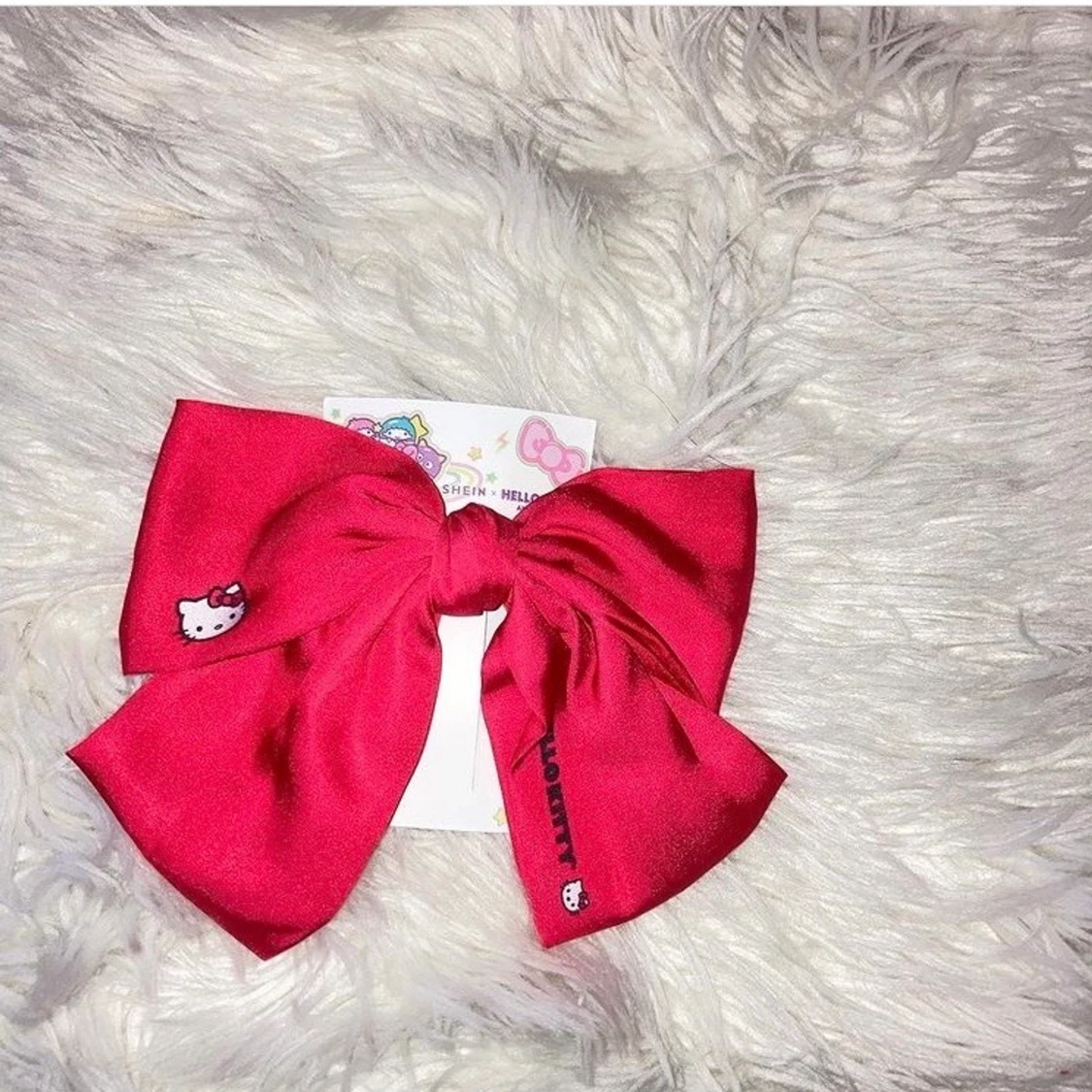 Hello kitty bow