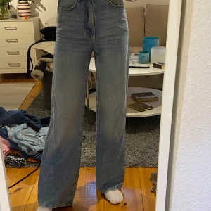Jeans - Jeans från gina tricot, knappt använda.