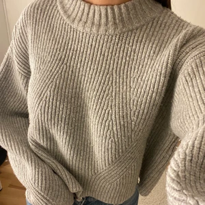 Stickad tröja  - Varm och mysig tröja i strl S