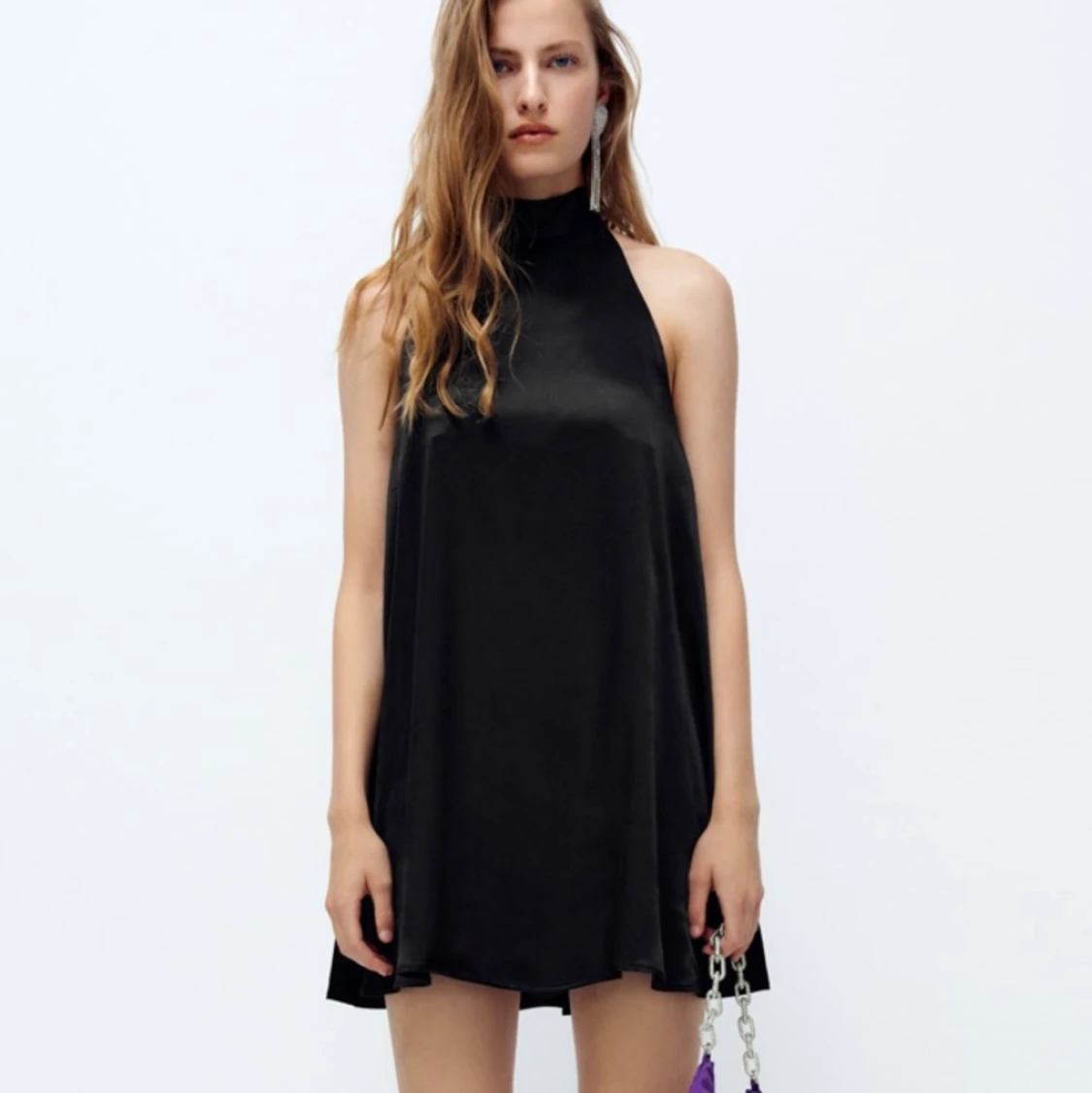 Svart satin klänning