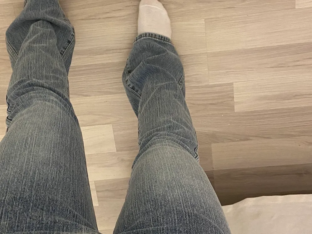 Supersnygga lågmidjade jeans ifrån brandy Melville i modellen 90s brielle ❤️ storlek small passar en 36 (mått står på deras hemsida) . Jeans & Byxor.