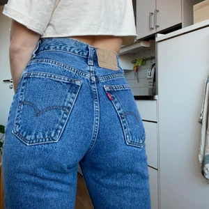 Vintage levis - Vintage-levis i väldigt bra skick. Jag är 162 så passar nog bäst på nån runt den längden