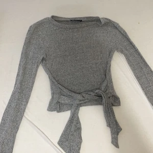 Tröja - Nu tröja från Zara riktigt fin inte använd alls den passade inte så bra tänkte sälja den.