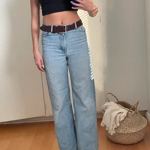 Monki jeans  - Tänkte sälja mina gamla jeans från monki, har sytt upp benen då de var lite för långa på mig men tycker nu när jag vuxit en del (jag är 164) att de är lite för korta. Kan mötas upp i Umeå, eller frakta. Du får stå för frakten. Går att pruta vid snabb affär.