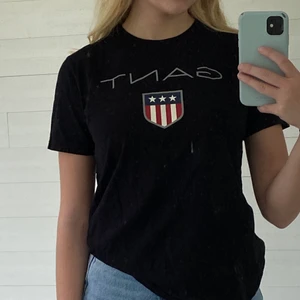 Gant t-shirt - En svart gant T-shirt. Storlek 158/164 (jag är 164 cm)✨