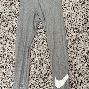 Nike tränings byxor  - Ett par Nike tränings byxor aldrig andvända bra skick