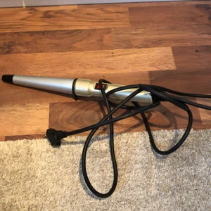 Locktång - Säljer min locktång som är förvånansvärt bra med tanke på att den är från maxi. Köparen står för frakten