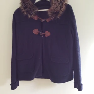 Massimo Dutti - Material wool. Size S. It has barely used. In very good condition. 