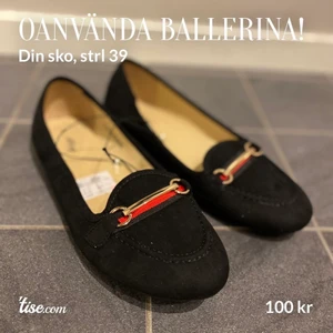 Oanvända svarta ballerina/loafers - Jättefina ballerina som tyvärr är för små för mig. Storlek 39. Hämtas hos mig eller skickas för 48 kr 💌