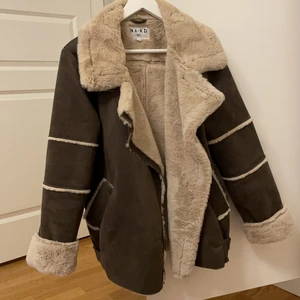 HELT NY JACKA NAKD  - OANVÄND JACKA NAKD, storlek 36 men passar bäst M/L, S passar också fast den är lite stor