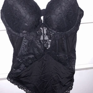 Oanvänd spetsbody - Helt oanvänd 