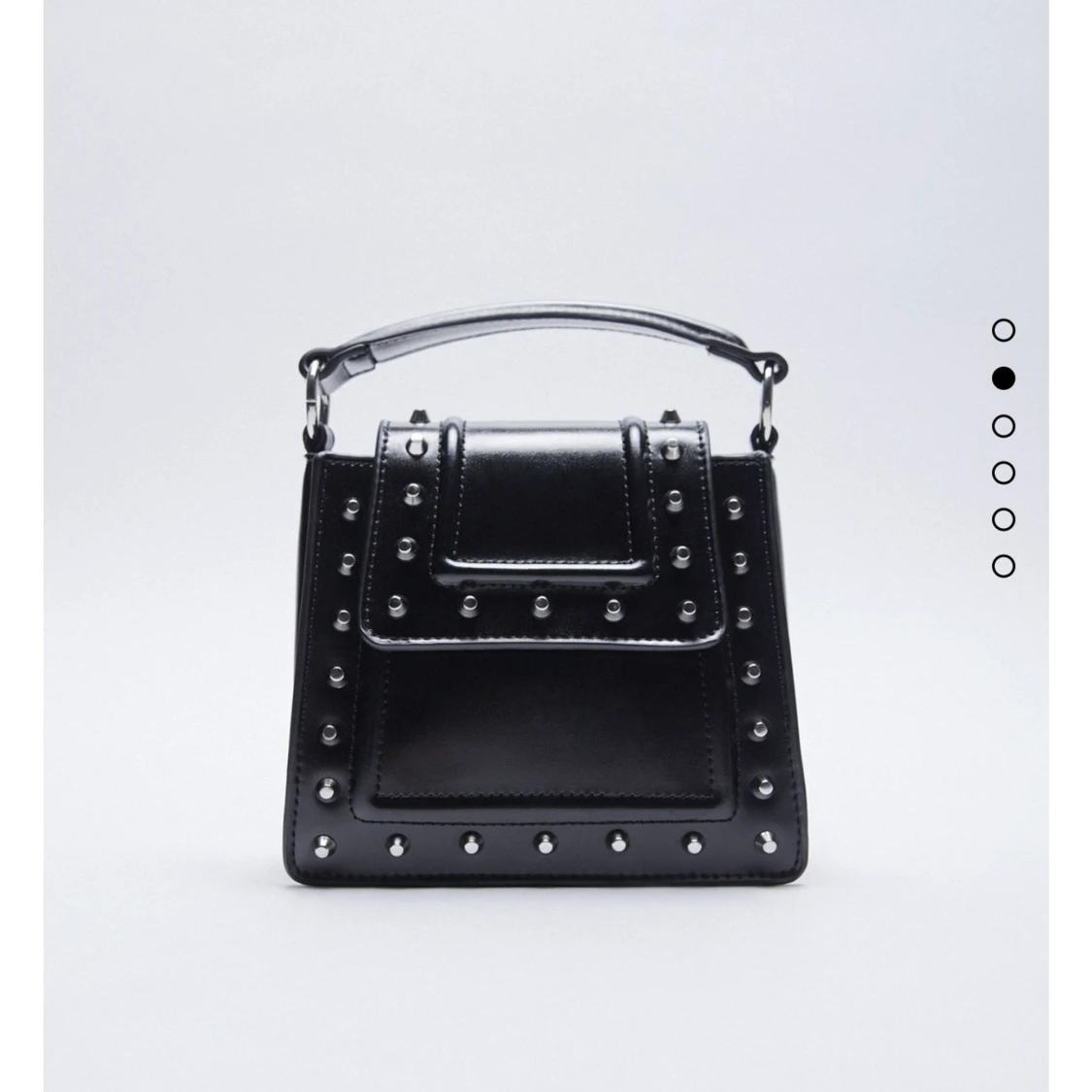 Minicityvöska med nitar från Zara - 91