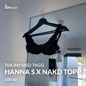 Bikinitopp - Hanna Schönberg x NAKD! läs texten i min bio innan ni skickar massa frågor! snabba, direkta och krångelfria köp prioriteras! säljer ut massa från min garderob till ett billigt pris, pruta ej! fast fraktpris! önskar du däremot köpa flera av mina kläder kan jag skicka detta i samma paket för fraktpriset av en! 