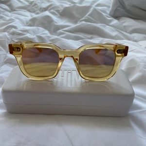 CHIMI eyewear #004 Mango - Säljer mina CHIMIs i modell 004 från core collection i färgen Mango med spegelglas!   Nypris 1000kr Säljer för 500kr