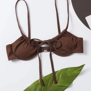 Bikini  - Fin brun bikini från Shein. Båda delarna är i storlek S. 