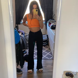 Svarta jeans  - Svarta jeans från Bershka 