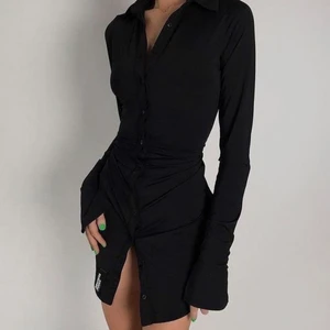 Intressekoll på klänning!!! - Funderar på att sälja min svarta sånhär klänning, köptes här på plick men är knappt använd. Passar mig som har S på kläder! Många intresserade!!! Lägg ett bud på vad du kan ge för den☺️ BUDGIVNING SLUTAR TISDAG 29 klockan 18:00 istället! 