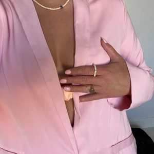 Blazer - Perfekta bubbelrosa blazern i superfint skick som passar till alla tillfällen i sommar!🌸 Oversize passform