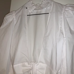 Öppen rygg med knyte XS - Aldrig använd, prislappar kvar!