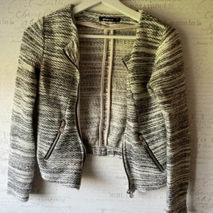 Kofta Gina Tricot  - Fin kofta från Gina Tricot i storlek xs. 