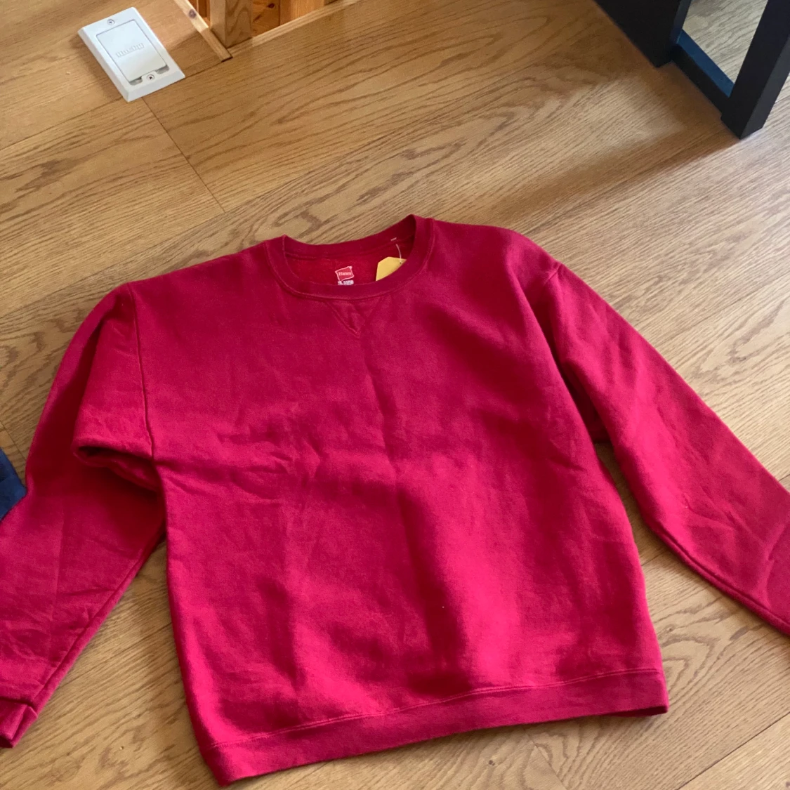 Plain röd tröja - 91