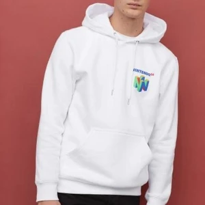 nintentohoodie - säljer min nintendo hoodie köpt på hm för att den har blivit för liten för mig. den är i strl S och är i väldigt bra skick. vid snabb afär kan priset diskuteras och jag kan frakta inom sverige eller mötas upp i stockholm