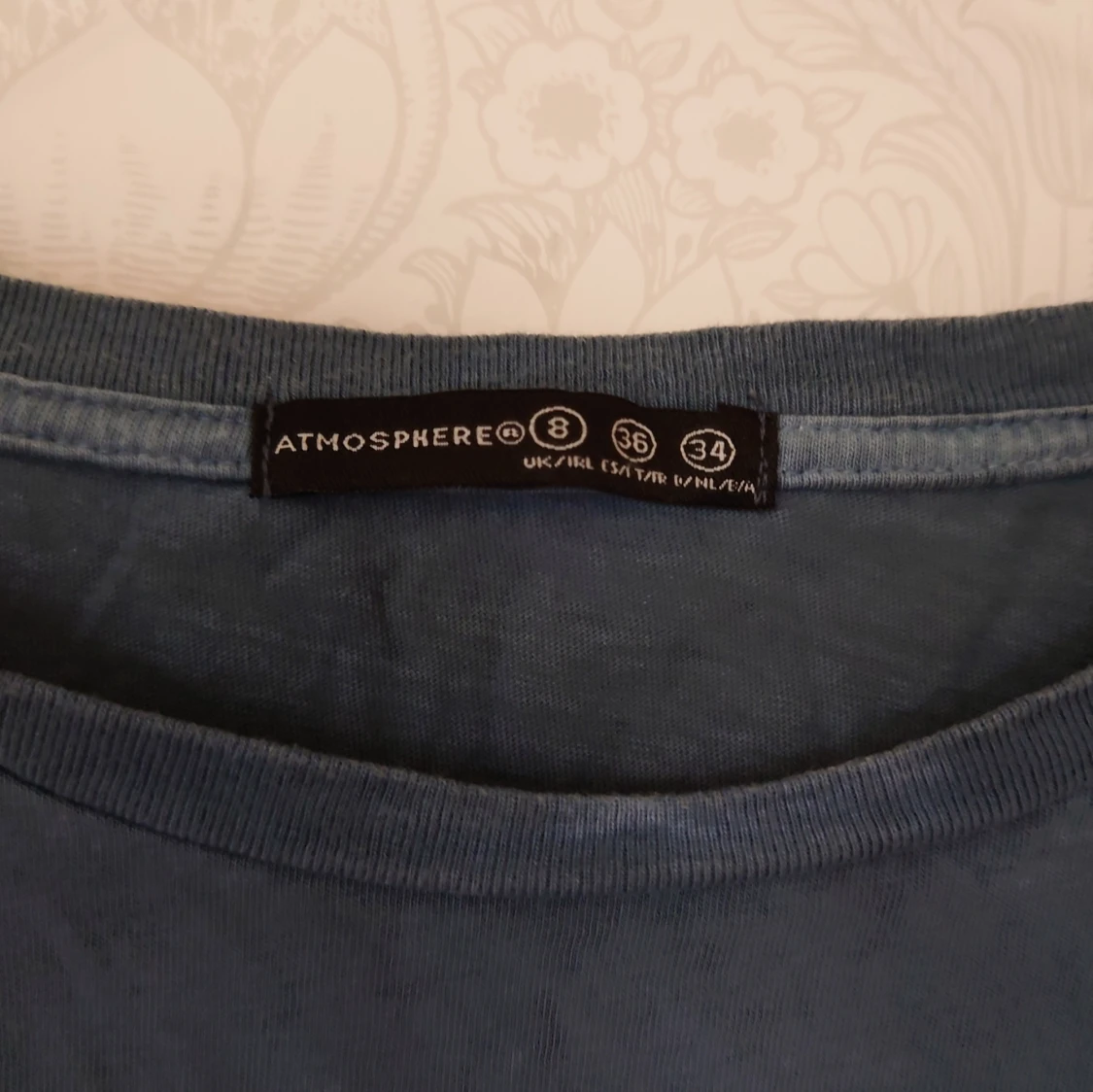 T-shirt med Hamsahand  - 91