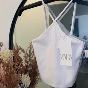 Topp - Fin topp från Zara, aldrig använd. Storlek xs