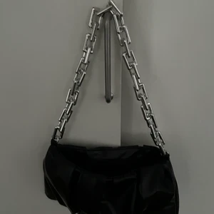 Väska 🤍 - Endast använd 1 gång, super fint skick