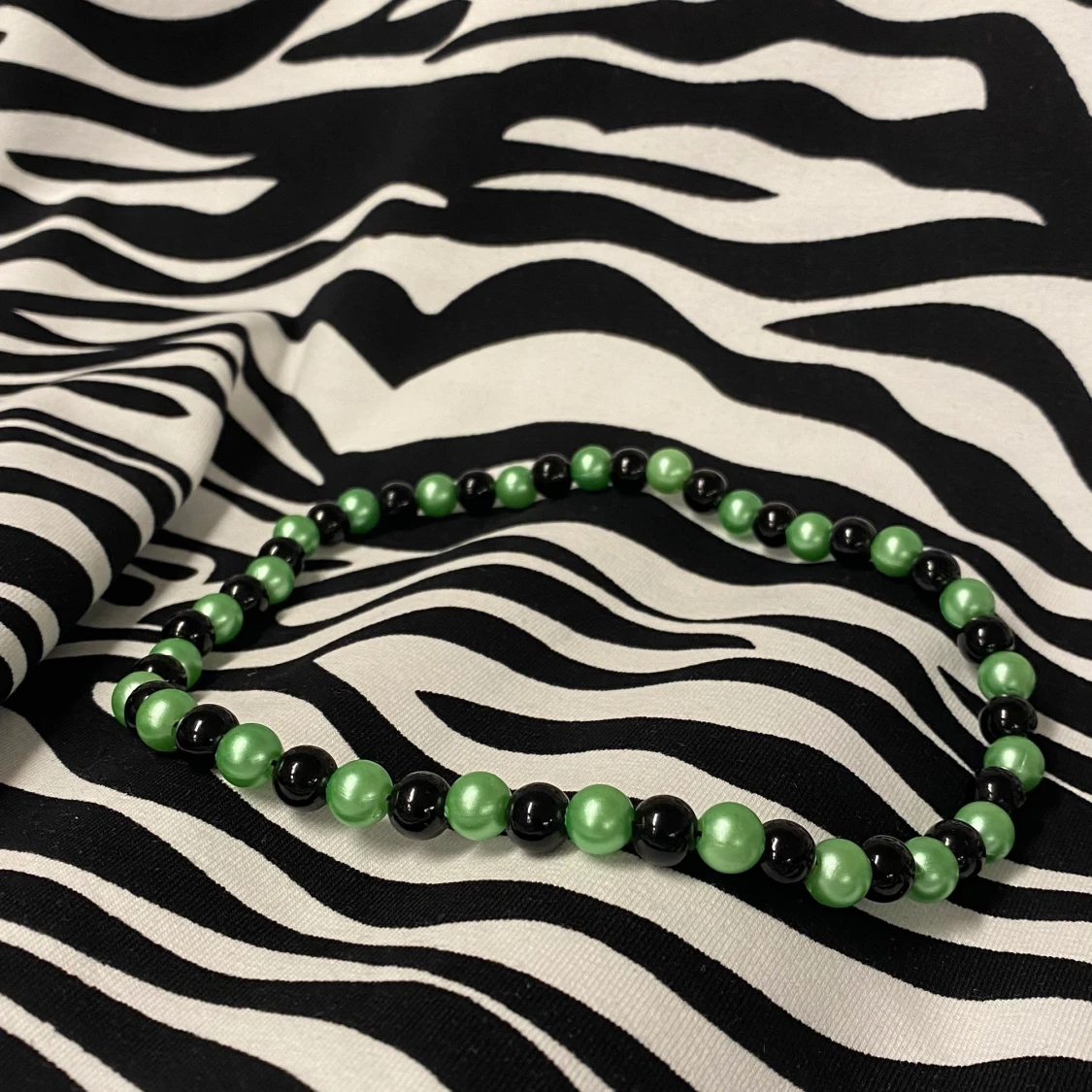 Pärlhalsband i färg - 91