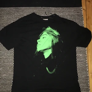 Billie Eilish t-shirt  - Gott skick, storlek S