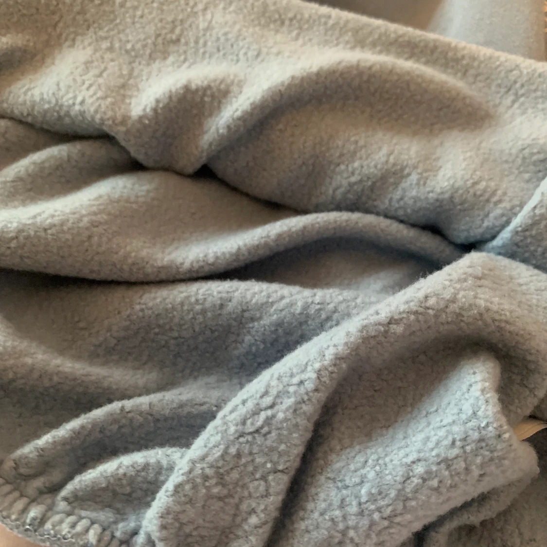 Blå tröja med text - 91