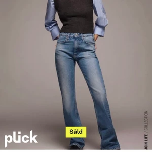 Flare jeans zara - Säljer dessa slutsålda jeans i modellen vintage flare från Zara då de tyvärr är för små!!