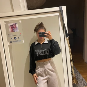 👁👁 - Jätte cool och fin tröja från shein💕va inte direkt min stil så är knappt använd.🤍frakt:66kr🤍