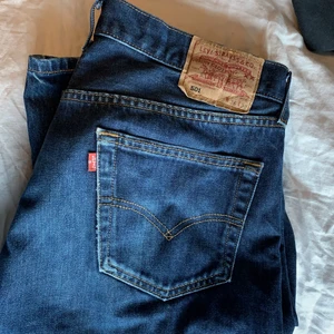 Levis 501 jeans - Ett par 501or som har blivit försmå på mig, skulle vilja ha 275 för dom men priset kan självklart diskuteras.