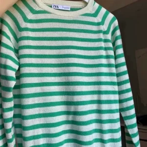 Tröja  - Lägger ut igen pga oseriös köpare!  KÖPA DIREKT 400KR!