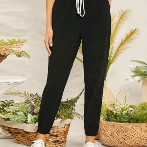 xs-s - Ny byxor storlek xs _                                                    lår 63 , Höft storlek 100.5 ,   midjastorlek 65-97 längd 99 