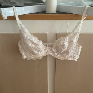 Spetsbh asos  - Spetsbh från asos, använd fåtal gånger 