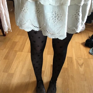 Stjärnstrumpbyxor - Skitsnygga strumpbyxor från calzedonia. Har använts en gång och är i nyskick. Köpare står för frakt❤️