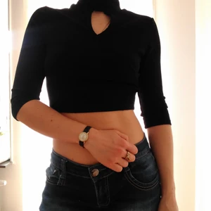 Black top - Short back top