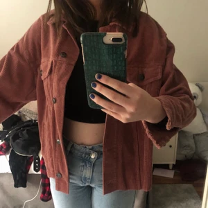 Rosa manchesterjacka - Supersöt rosa manchester jacka från Zara💖  Står XS men den är väldigt oversized så skulle säga S