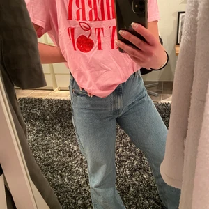 T-shirt - Snygg oversize t-shirt med detaljer och tryck