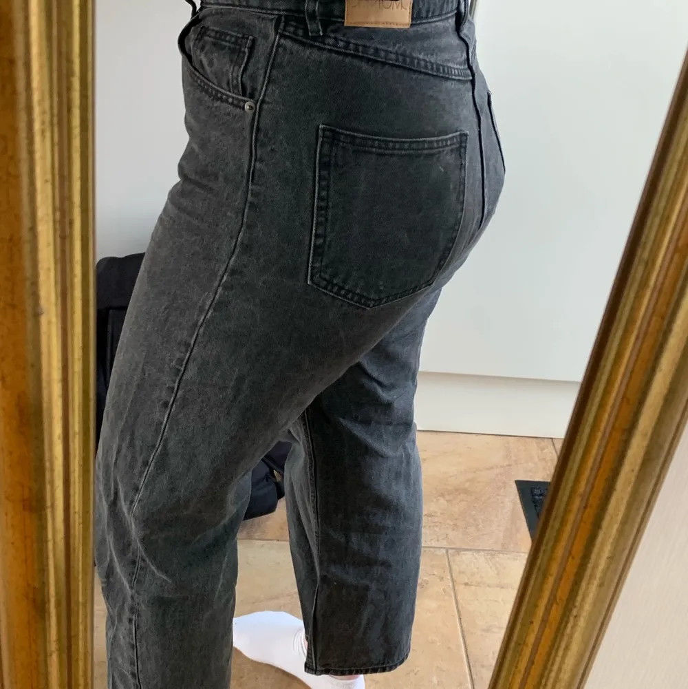 Superfina fråga jeans från Monki i modellen Mozik. Säljer då de inte kommer till användning längre:). Jeans & Byxor.