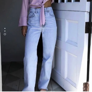 Zarajeans - Säljer dessa populära zara jeansen som är i bra skick , köpare står för frakten <3